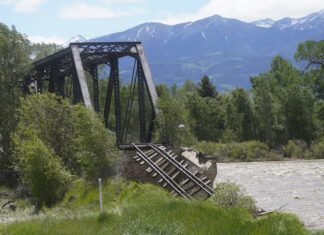 Iran, alluvioni nel sud: bilancio si aggrava a 21 morti, 6 dispersi