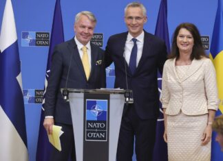 Ucraina: firmati protocolli di adesione di Svezia e Finlandia alla Nato, Russia continua l’assalto nel Donbass