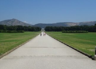 Zero servizi, la Reggia di Caserta resta senza visitatori