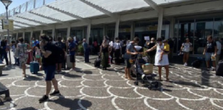 Voli, caos bagagli a Capodichino