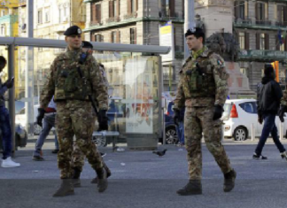 Bombe, stese e agguati: a Ponticelli arriva l’Esercito Bombe, stese e agguati: a Ponticelli arriva l'esercito