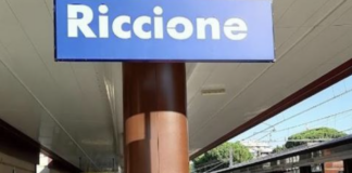 Riccione, muoiono due ragazze investite da un treno