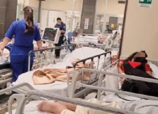 Napoli. Covid e barelle, inferno Cardarelli