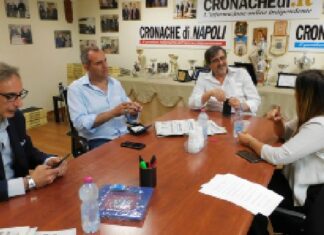 De Magistris contro Manfredi: “Povera Napoli”