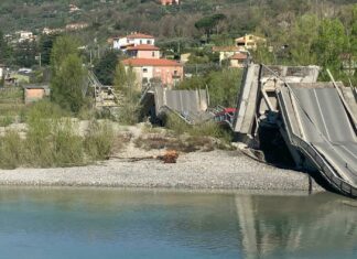 Norvegia: crolla un ponte nel Sud del Paese, salvati conducenti di due mezzi