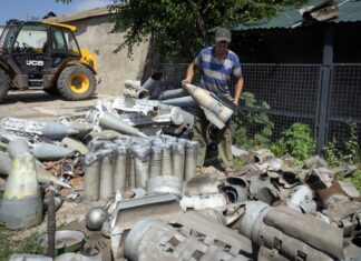 Guerra in Ucraina. Nikopol, pioggia di bombe nella notte: 11 morti