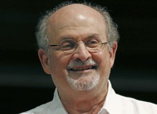 Usa, Cnn: “Rushdie ha ripreso conoscenza e parla con gli investigatori”