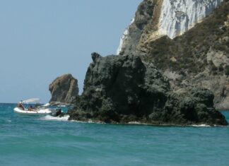 Maltempo: in porto a Ponza ‘si rischia il morto’, denuncia dell’ormeggiatore