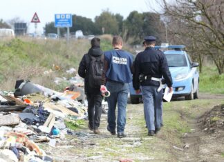 Vibo Valentia: sequestrata discarica abusiva nello sfasciacarrozze