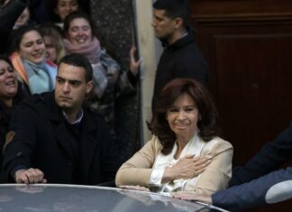 Argentina: un uomo punta la pistola contro la vicepresidente Kirchner, arrestato
