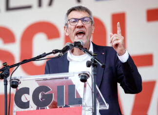 Cgil: torna in piazza a Roma. Landini: “Noi, di fare i servi sciocchi, non abbiamo nessuna intenzione”