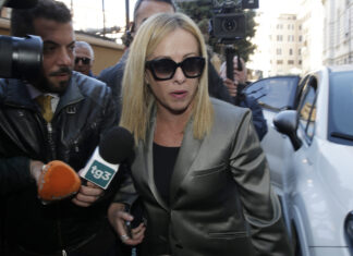 Meloni e Berlusconi, incontro per la tregua. “La sinistra si metta l’anima in pace”