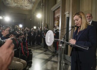 Governo: domani il giuramento della Meloni al Colle, ecco le tappe fino alla fiducia