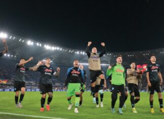 Napoli capoccia: Osimhen alla Van Basten, la Roma s’inchina