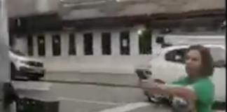 Brasile, deputata bolsonarista insegue armata un ragazzo