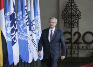 G20, il presidente argentino Fernandez lascia il summit per motivi di salute