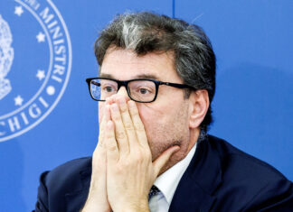 Maroni: la politica piange ‘Bobo’. Giorgetti commosso: “In manovra qualcosa di suo”