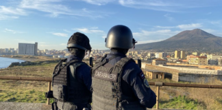 Torre Annunziata, blitz dei carabinieri al rione Poverelli