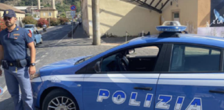 Scopre che la ragazza è trans e la pesta, nei guai il figlio del boss