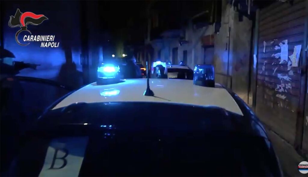 Napoli, Lite Finisce Nel Sangue: Accoltellati Padre E Figlio