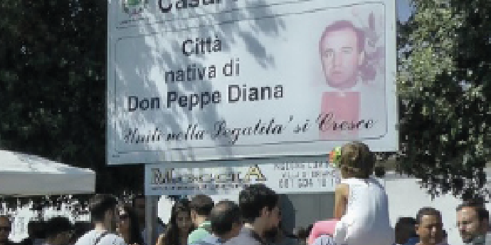 Don Diana vive: la comunità riabbraccia il suo sacerdote
