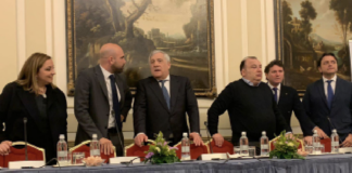 La diaspora dei berlusconiani: Forza Italia al canto del cigno