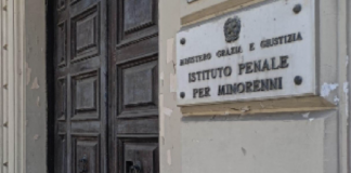 Evadono dal carcere minorile, due giovani in fuga