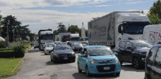 Automobilisti in ostaggio a Caserta Sud