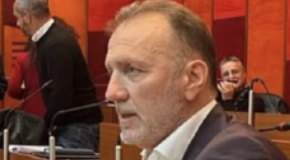 Ponticelli, il sindaco sotto accusa