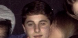 "Mio figlio sotto terra da 10 anni e il suo assassino libero"