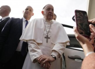 Il Papa in piazza San Pietro per la Domenica delle Palme
