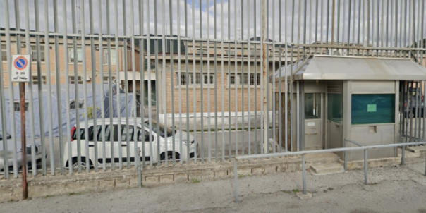Droga e cellulari in cella a Salerno