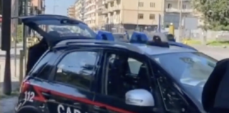 Investita e picchiata dal conducente e dal passeggero dell'altra auto