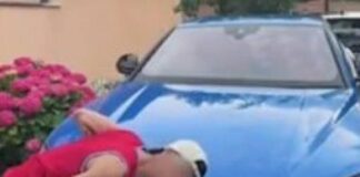 Lo youtuber della tragedia a Roma, accanto alla Lamborghini