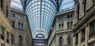 Napoli, la Galleria Umberto I