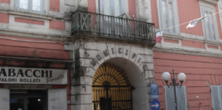 Villaricca, seggi aperti per scegliere il sindaco