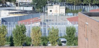 CPR di Corso Brunelleschi Foto LaPresse - Mauro Ujetto 21 08 2018 Torino ( Italia) Cronaca Il Centro di permanenza per il rimpatrio di corso Brunelleschi a Torino, teatro di disordini nel mese di agosto. Nella foto: La struttura vista dai palazzi dei dintorni.