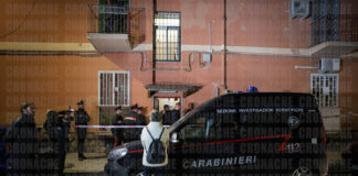 I rilievi delle forze dell'ordine nel luogo dell'omicidio (foto © B&L)