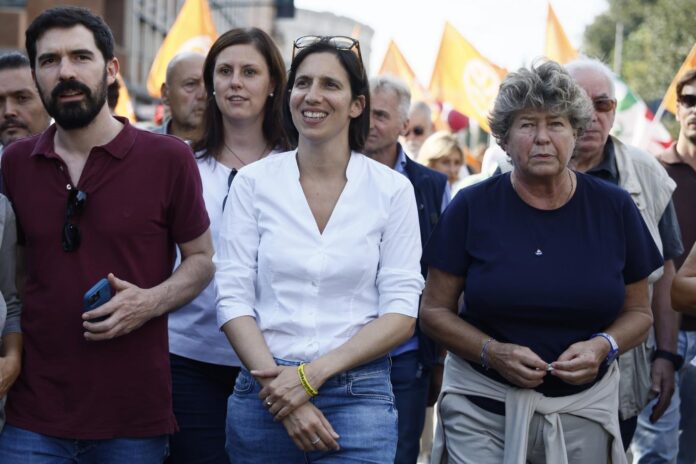 Foto Cecilia Fabiano/LaPresse 7 Ottobre 2023 Roma, Italia - cronaca -CGIL, Manifestazione nazionale “La via maestra, insieme per la Costituzione”- Nella foto: Elly Schlein , Angela Camusso October 07 , 2023 Roma, Italy - News - CGIL, National demonstration \"The main road, together for the Constitution\" - In the photo: Elly Schlein , Angela Camusso