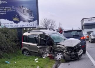 Napoli, scontro frontale a Caivano: 24enne senza scampo