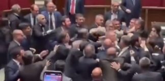 Rissa alla Camera sulle autonomie