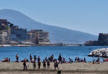 Con le pistole sugli scogli, paura tra i bagnanti. Sequestrate due semiautomatiche senza il tappo rosso Mappatella Beach