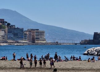 Con le pistole sugli scogli, paura tra i bagnanti. Sequestrate due semiautomatiche senza il tappo rosso Mappatella Beach