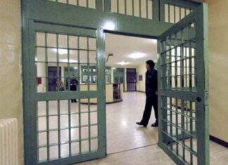 Santa Maria Capua Vetere, violentato in carcere: a giudizio il compagno di cella