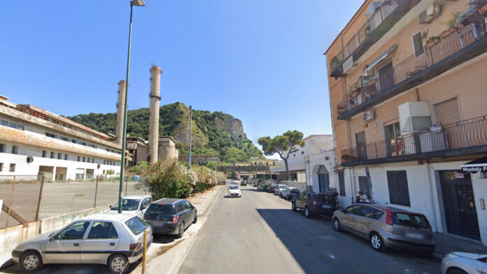 Napoli, via Coroglio