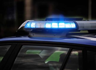 Paura per due ragazze inseguite da finti poliziotti con il lampeggiante blu: riescono a scappare in autostrada