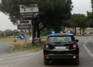 Cercola, sorpreso a spacciare nel parco giochi: arrestato 17enne