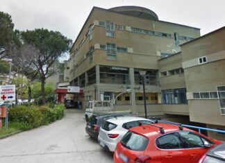 Torre del Greco, aggredì medici e infermieri: spedito ai domiciliari