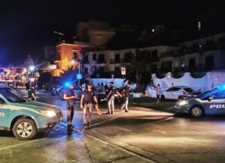 Ischia, turista scozzese arrestato per aver aggredito i poliziotti Operazione della polizia