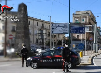 Napoli. Armi, gioielli e soldi in casa a Secondigliano: arrestati marito e moglie Operazione dei carabinieri